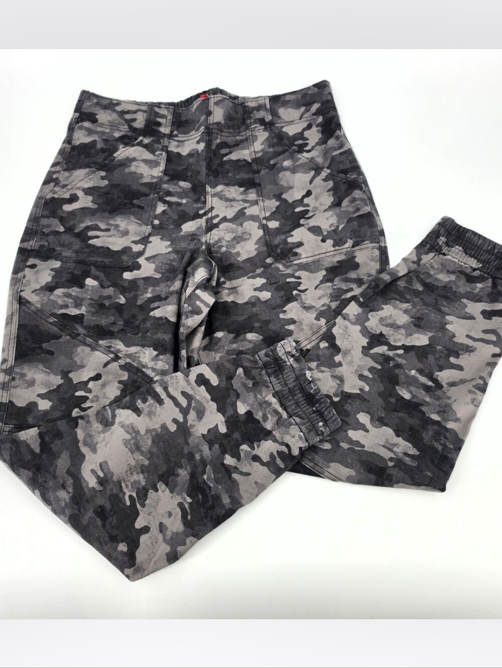 Spanx Stretch Twill Cargo Jogger Pant 1X Gray Black Camo Zip Cuff Pull On Ankle
